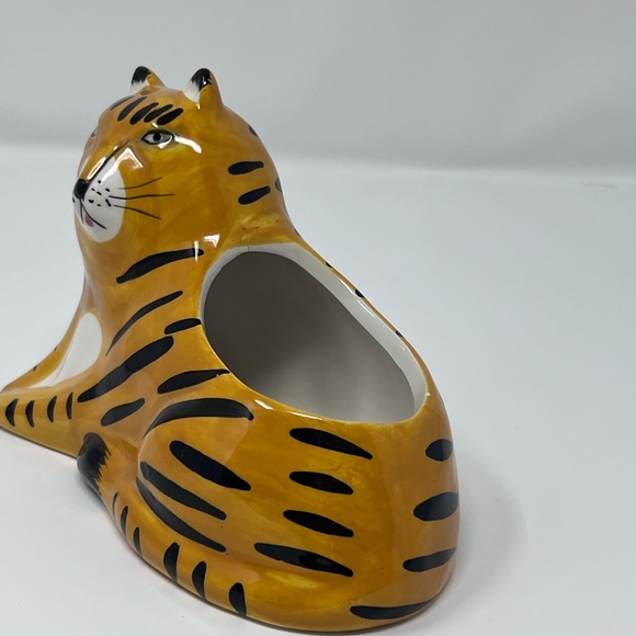 Ashland Ceramic Tiger Figurine - Gold and Black - Picture 4 of 9